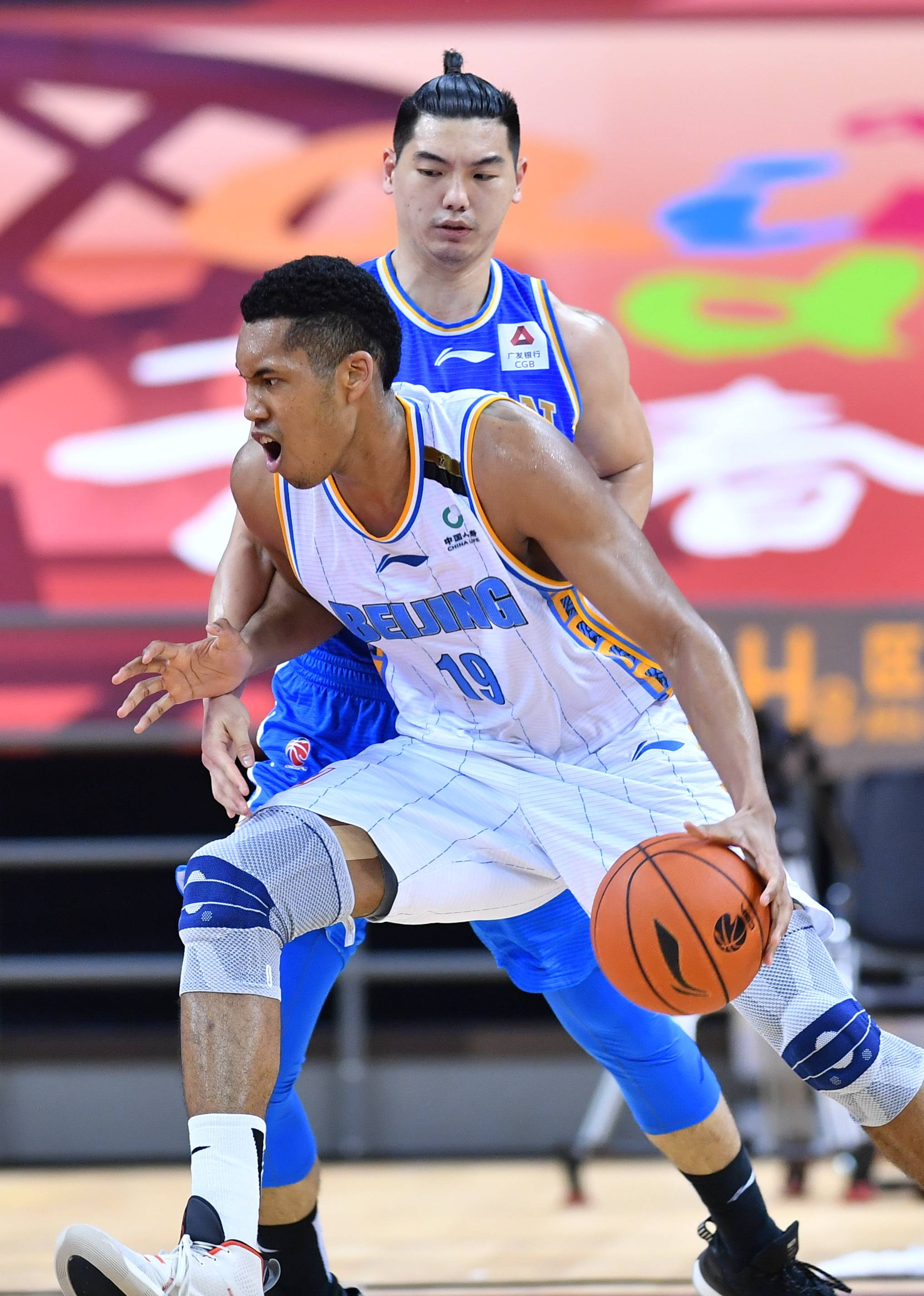 显得顺理成 显得顺理成